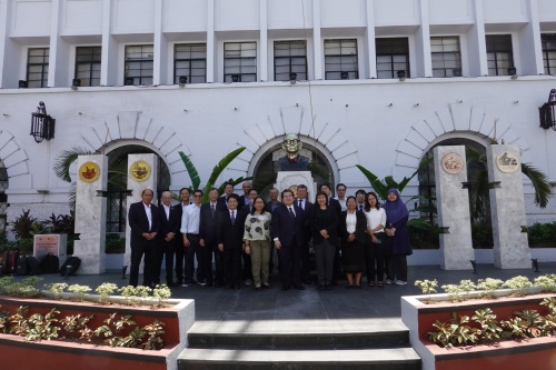 Steering Committee members and secretariat Steering Committee members and secretariat